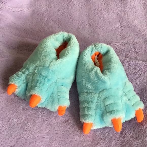 Slippers - Picture 1 of 3